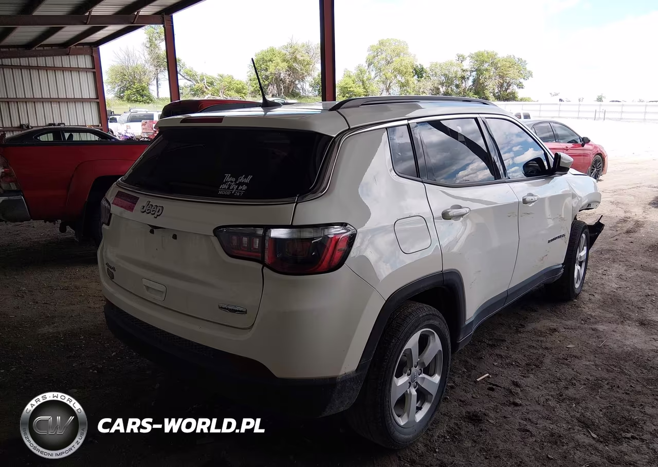 2019 Jeep Compass Latitude 4X4 VIN:3C4NJDBB9KT849140 - 4