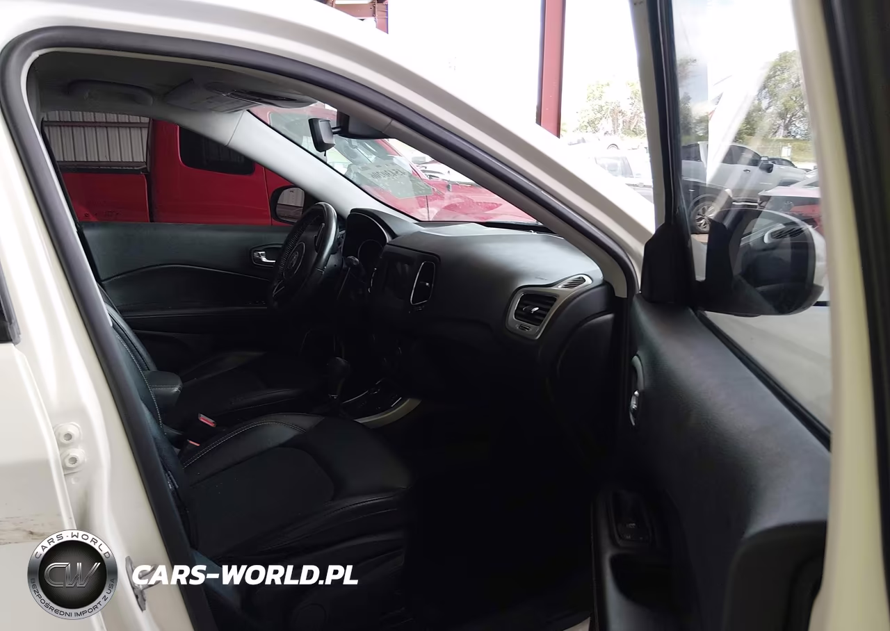 2019 Jeep Compass Latitude 4X4 VIN:3C4NJDBB9KT849140 - 5