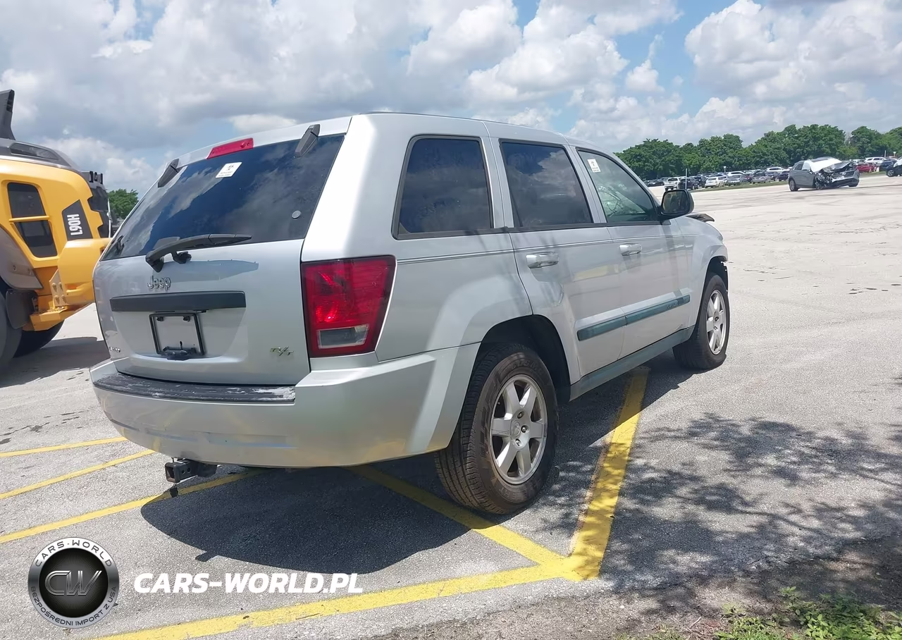 2008 Jeep Grand Cherokee Laredo VIN:1J8GS48KX8C182489 - 4