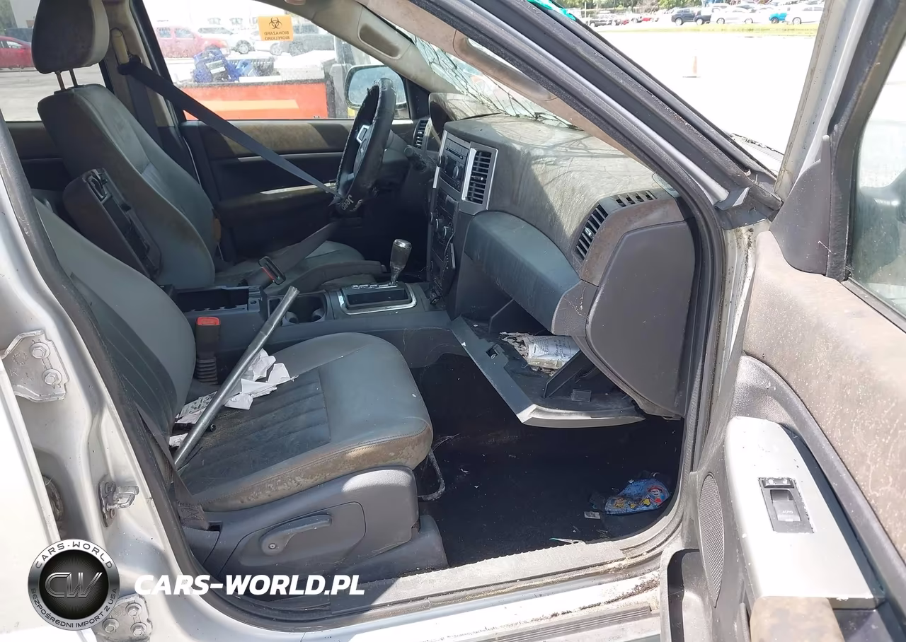 2008 Jeep Grand Cherokee Laredo VIN:1J8GS48KX8C182489 - 5