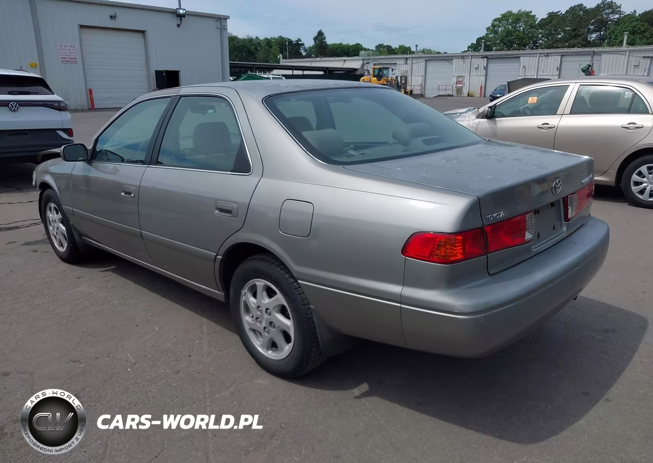 2000 Toyota Camry Le VIN:JT2BG22K1Y0524437 - 3