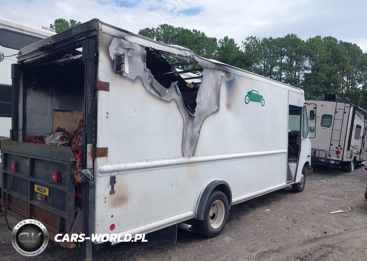 2013 Ford E-350 Stripped VIN:1FC3E3KL6DDA76988 - 4