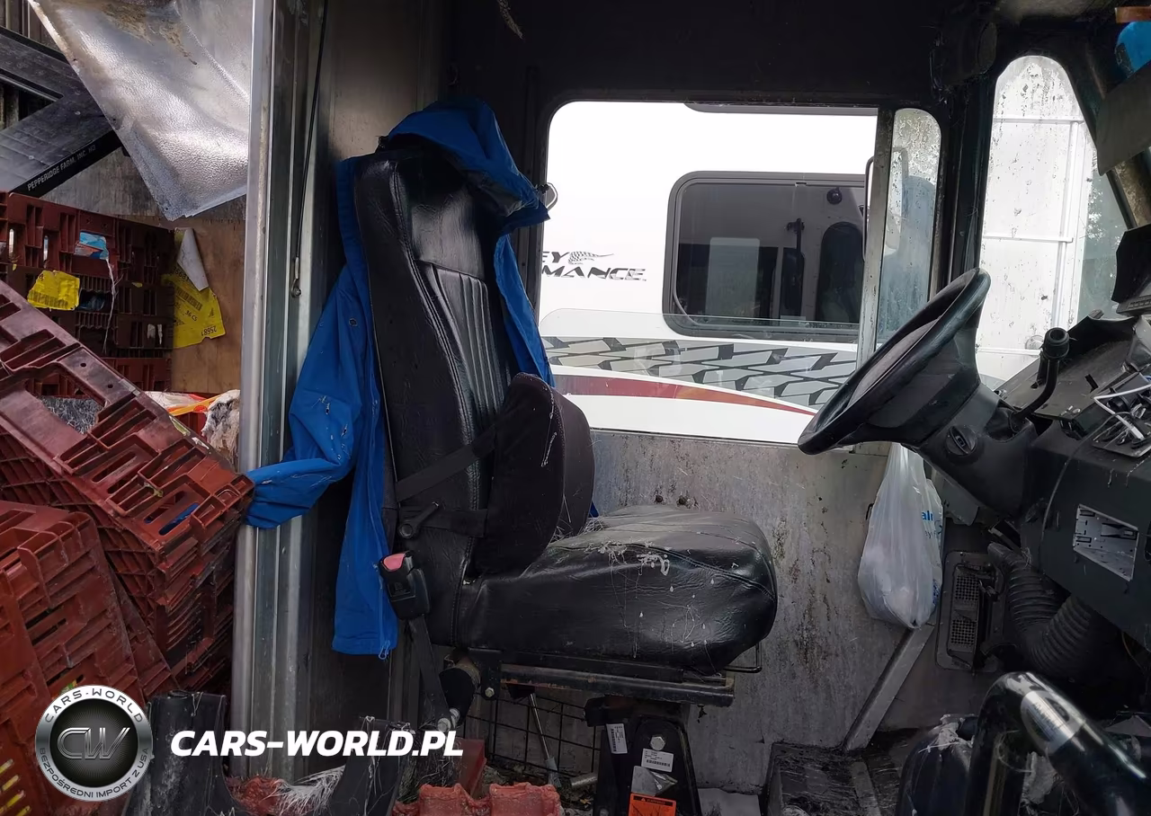 2013 Ford E-350 Stripped VIN:1FC3E3KL6DDA76988 - 5