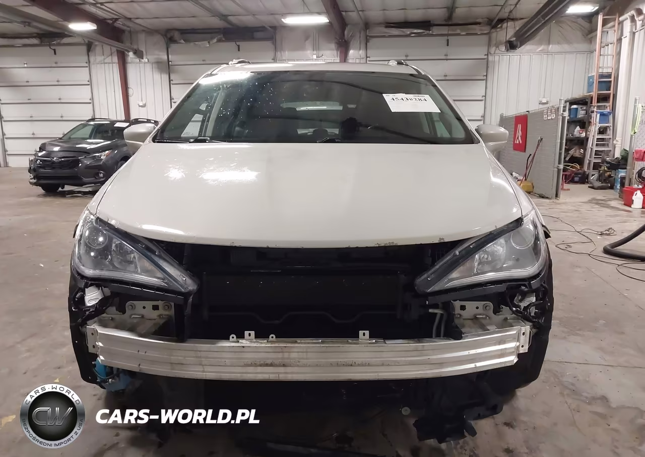 2017 Chrysler Pacifica Touring-L Plus VIN:2C4RC1EG9HR635715 - 13