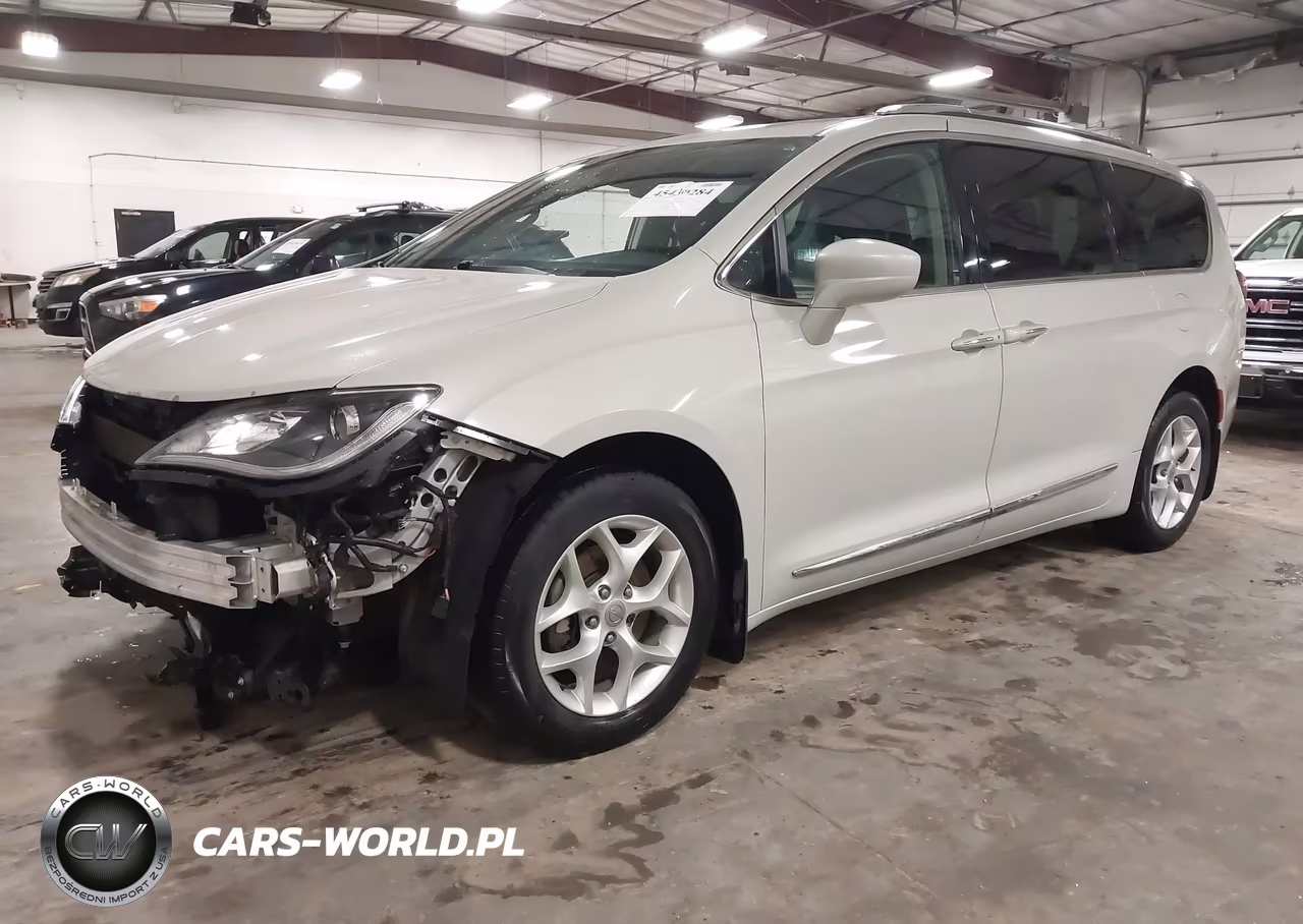 2017 Chrysler Pacifica Touring-L Plus VIN:2C4RC1EG9HR635715 - 2