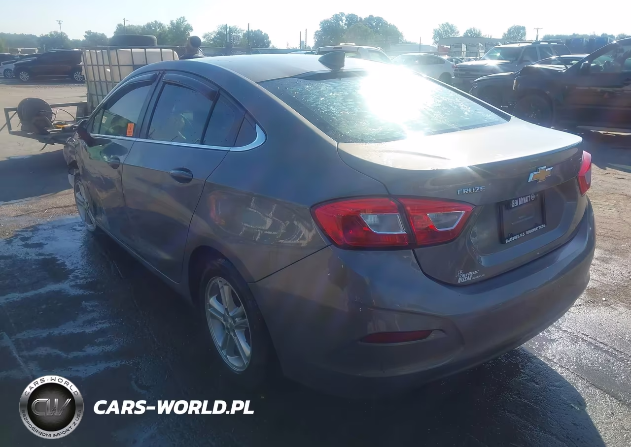 2018 Chevrolet Cruze Lt Auto VIN:1G1BE5SMXJ7128447 - 3