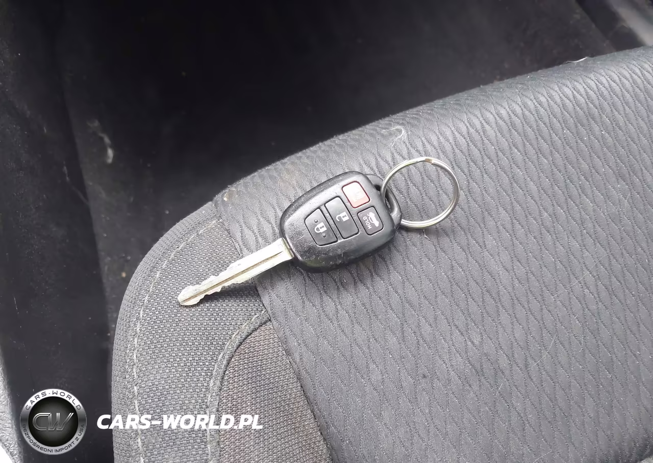 2017 Toyota Corolla Le VIN:5YFBURHE9HP626083 - 11