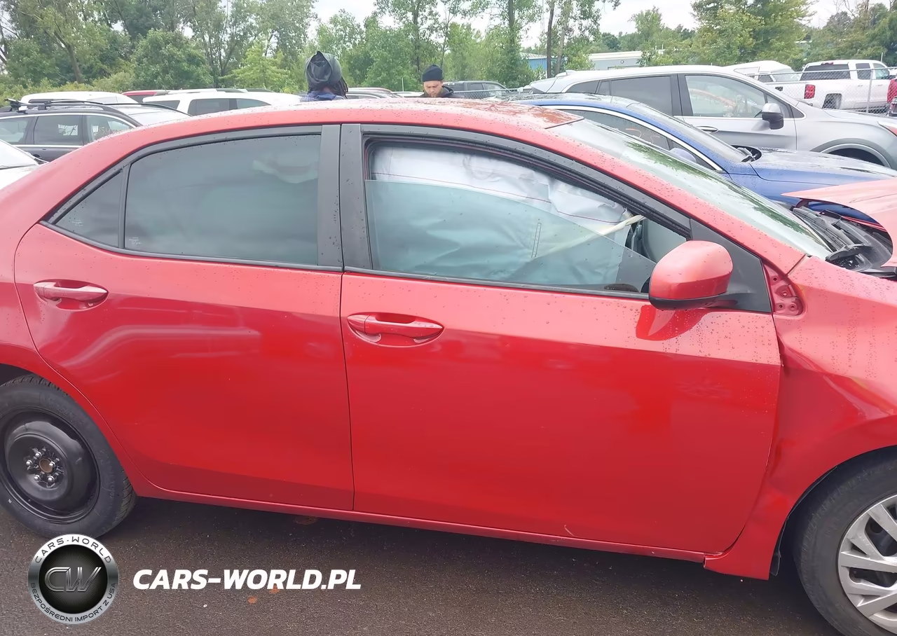 2017 Toyota Corolla Le VIN:5YFBURHE9HP626083 - 13