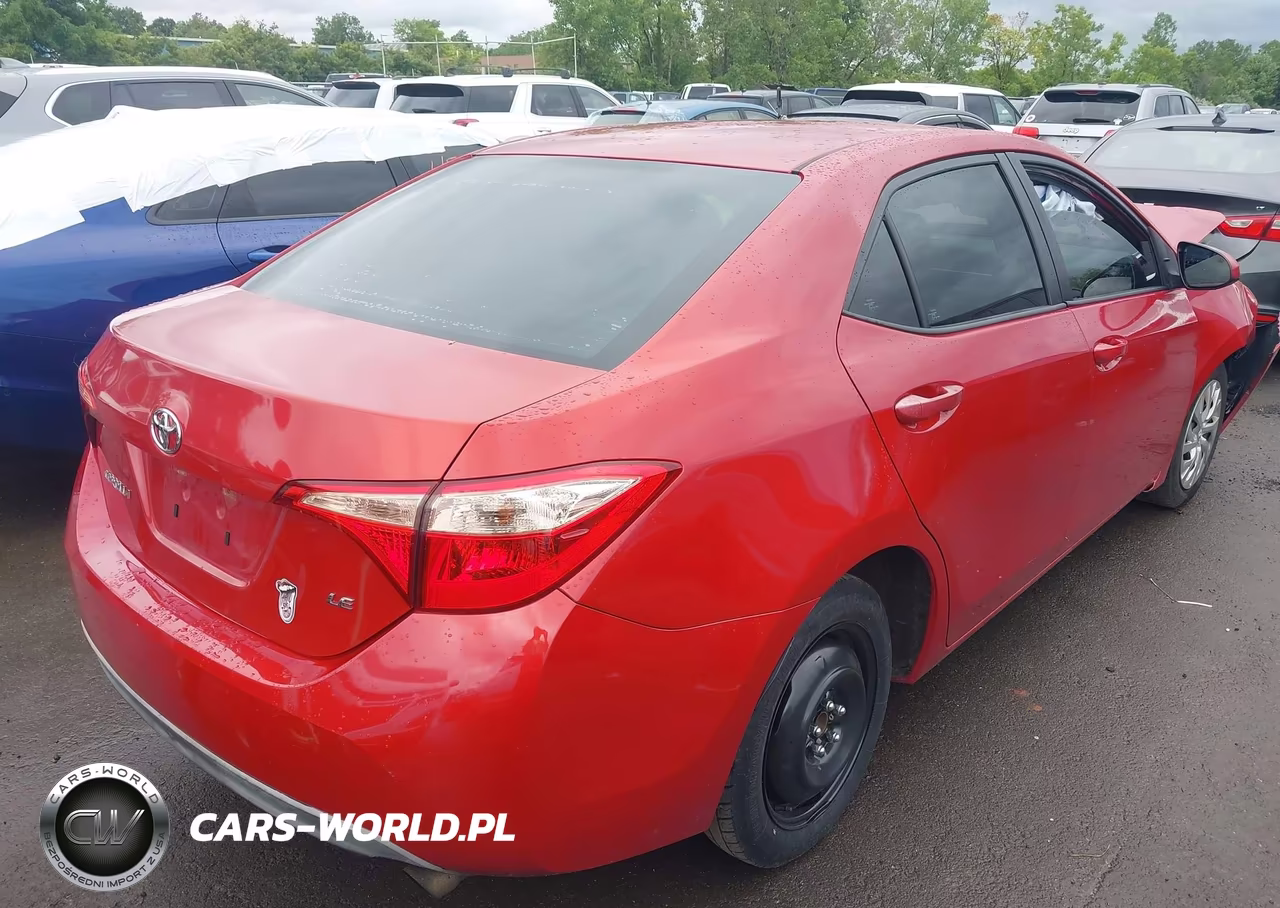 2017 Toyota Corolla Le VIN:5YFBURHE9HP626083 - 4