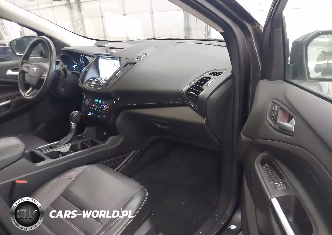 2017 Ford Escape Titanium VIN:1FMCU9JD5HUB23669 - 5