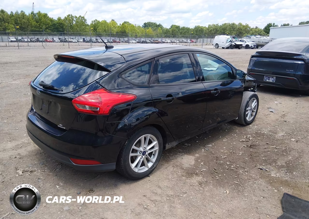 2016 Ford Focus Se VIN:1FADP3K28GL309761 - 4