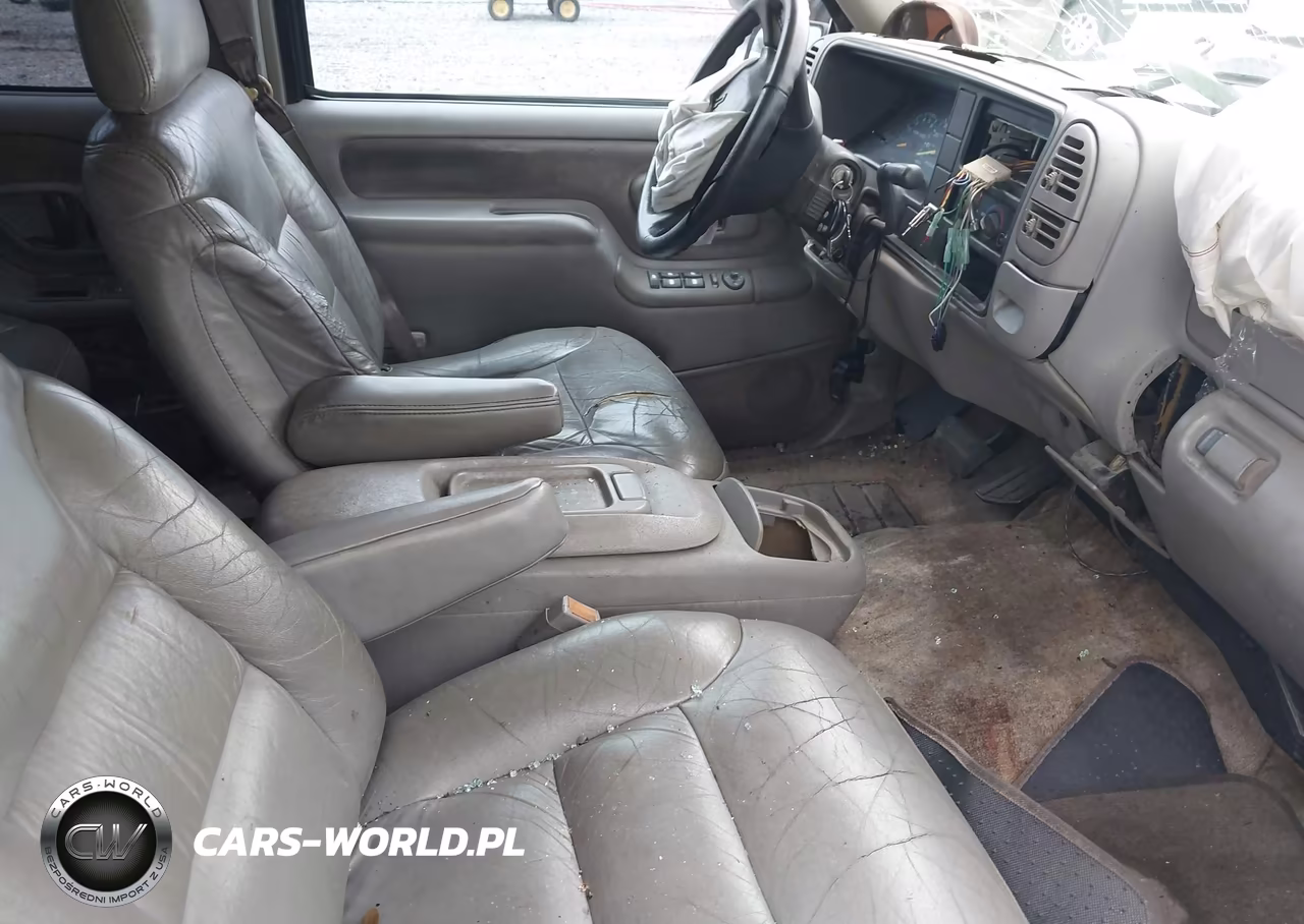 1999 Chevrolet Tahoe Limited VIN:1GNEC13RXXJ465362 - 5