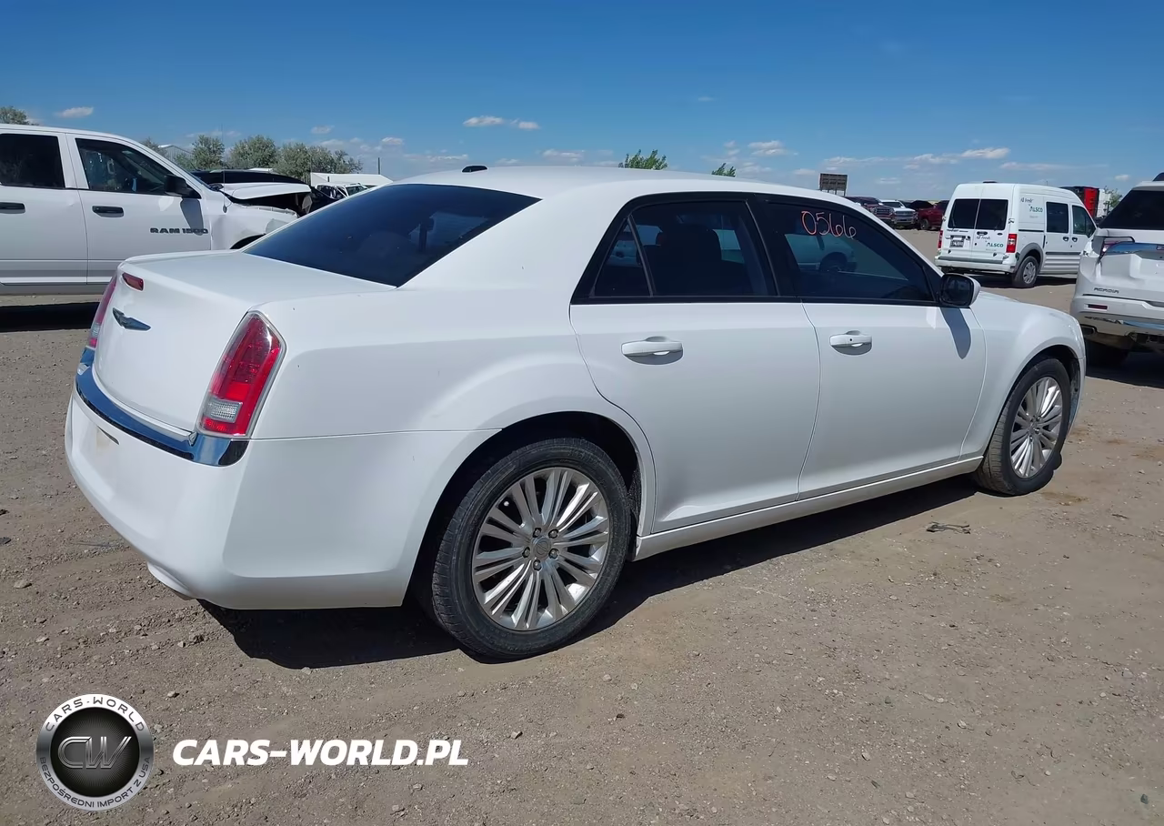 2013 Chrysler 300 Motown VIN:2C3CCARG7DH585594 - 4