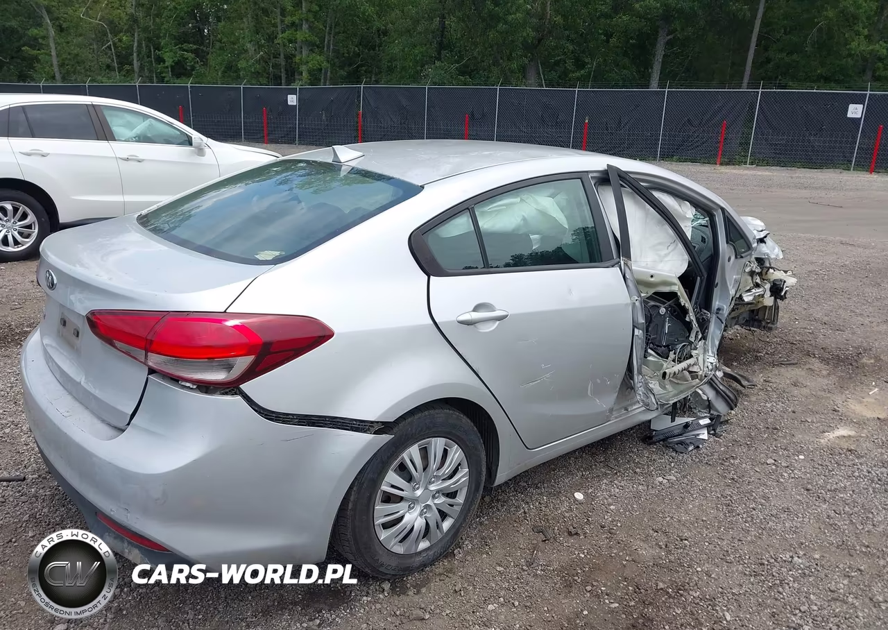 2017 Kia Forte Lx VIN:3KPFK4A78HE087849 - 4
