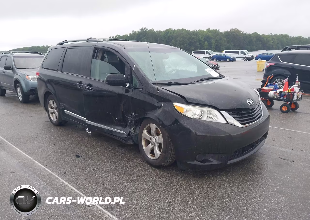 2013 Toyota Sienna Le V6 8 Passenger – zdjęcie 1 z 16