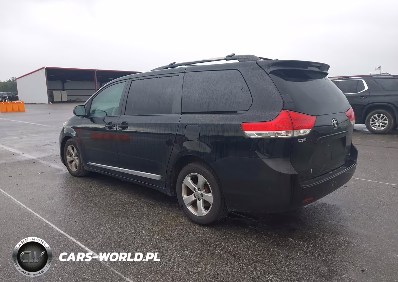 2013 Toyota Sienna Le V6 8 Passenger VIN:5TDKK3DC7DS304924 - 3