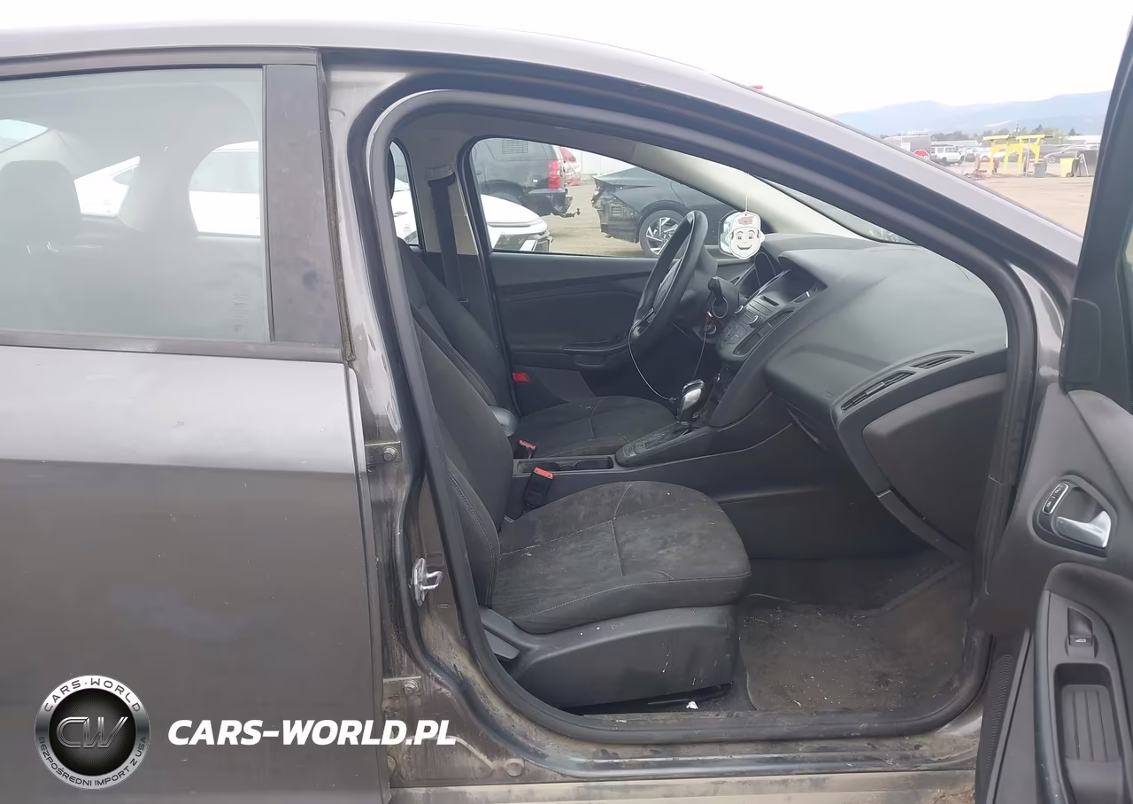 2015 Ford Focus Se VIN:1FADP3F22FL262199 - 5