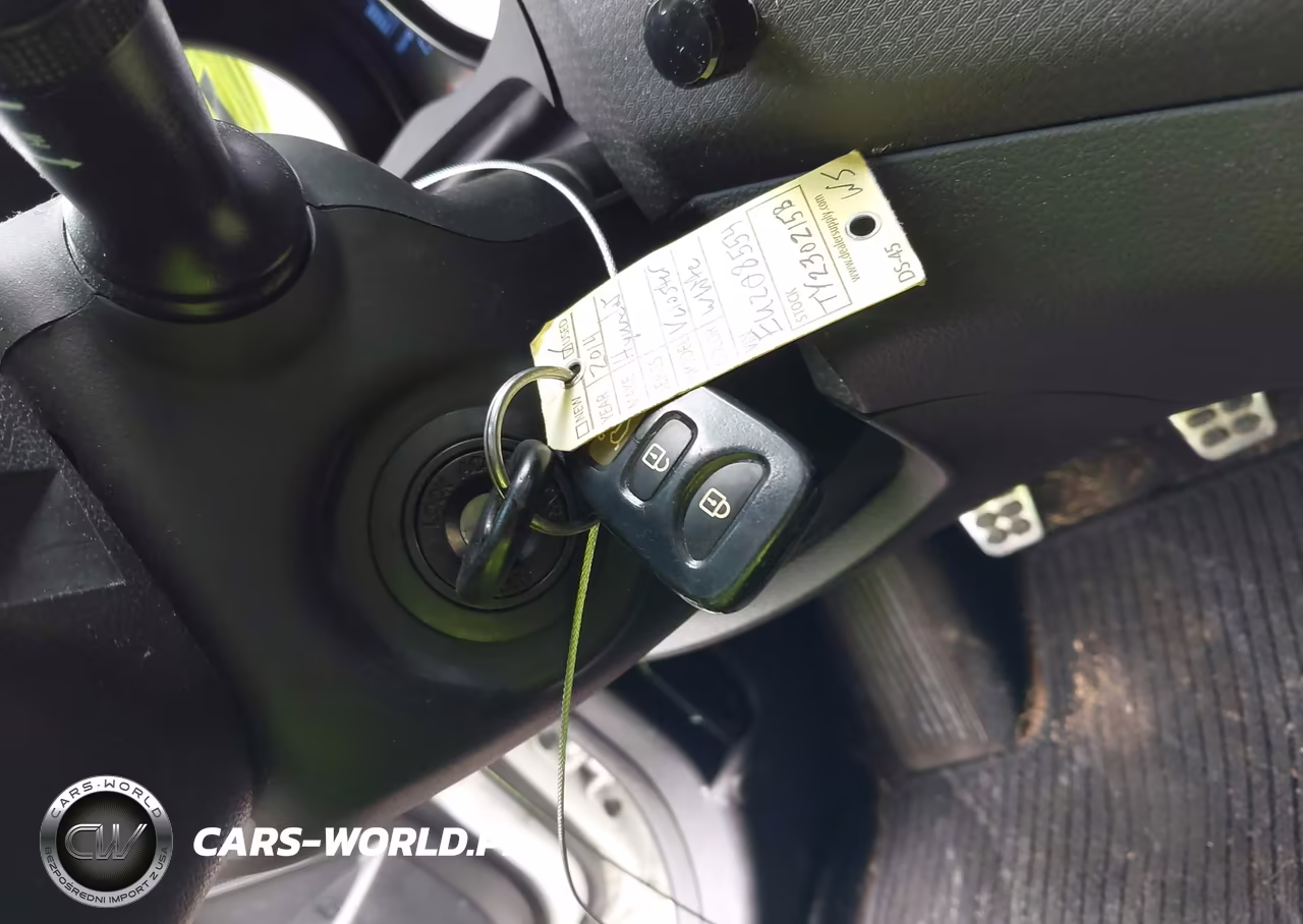 2014 Hyundai Veloster Turbo R-Spec VIN:KMHTC6AE0EU208554 - 11
