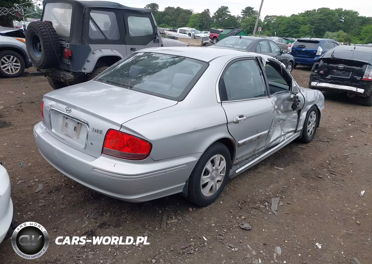 2003 Hyundai Sonata VIN:KMHWF25S03A825884 - 4