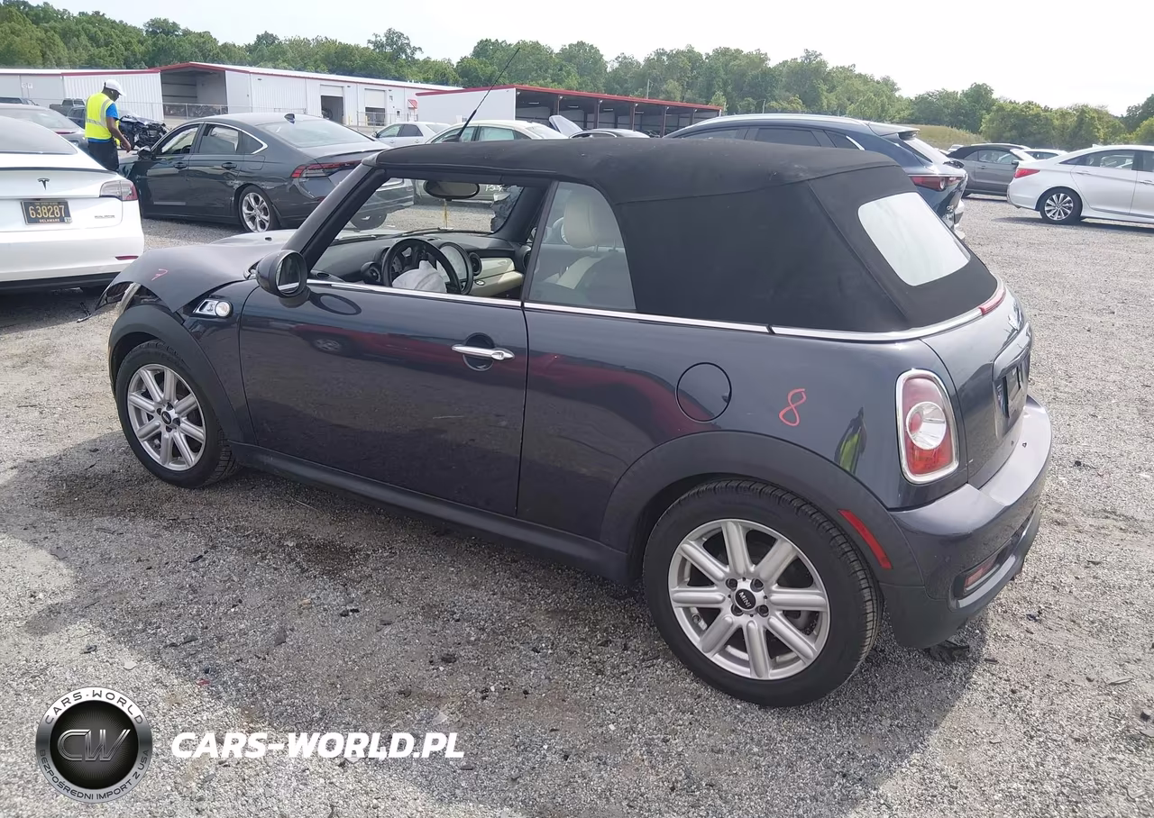 2013 Mini Convertible Cooper S VIN:WMWZP3C59DT551329 - 3