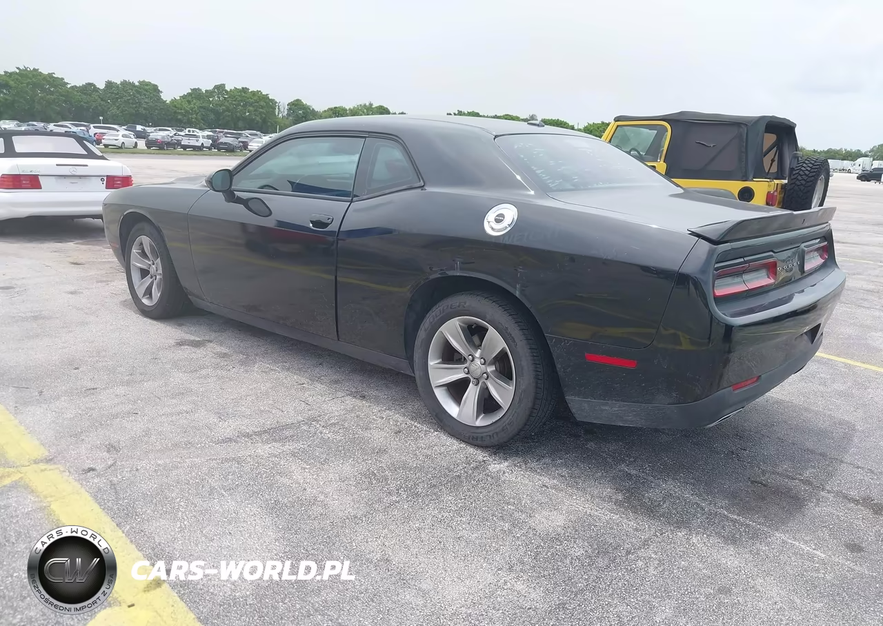 2018 Dodge Challenger Sxt VIN:2C3CDZAG3JH332906 - 3