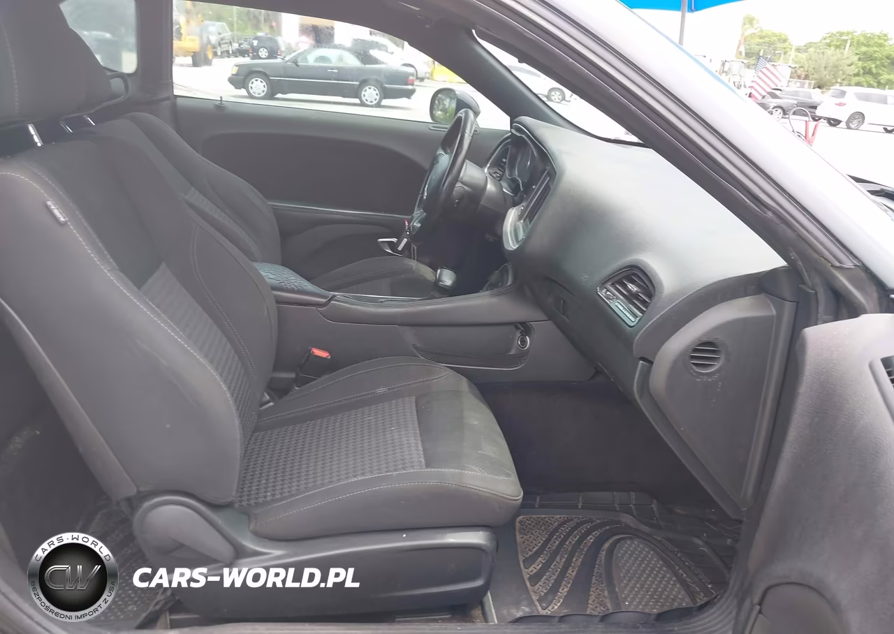2018 Dodge Challenger Sxt VIN:2C3CDZAG3JH332906 - 5