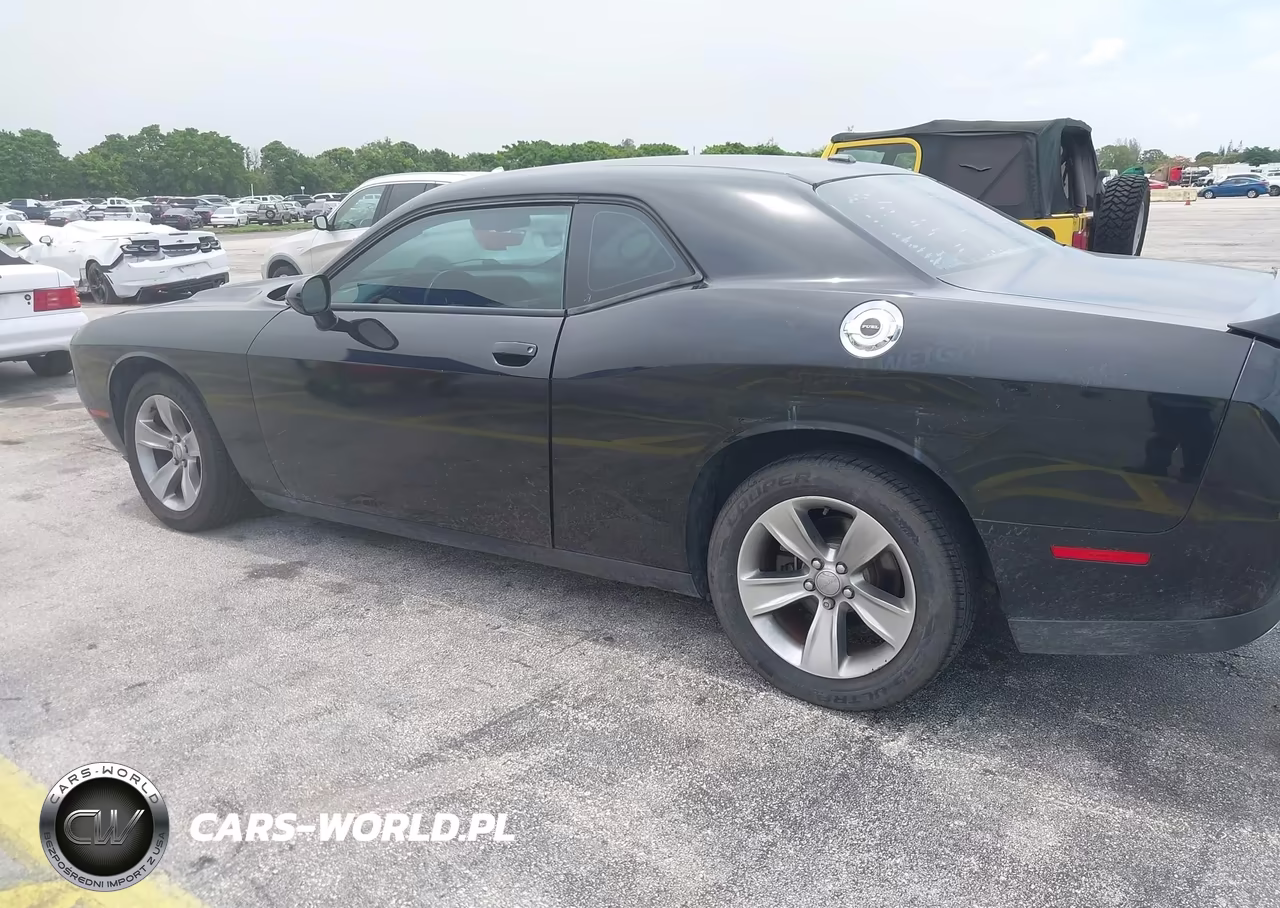 2018 Dodge Challenger Sxt VIN:2C3CDZAG3JH332906 - 6