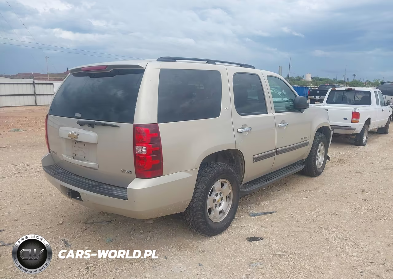 2009 Chevrolet Tahoe Ls VIN:1GNFC13089R136962 - 4