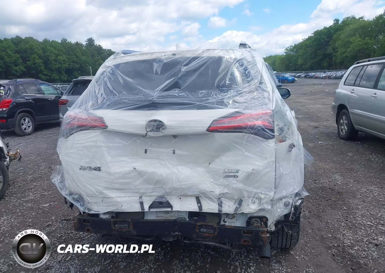 2018 Toyota Rav4 Xle VIN:JTMRFREV9JJ720553 - 16