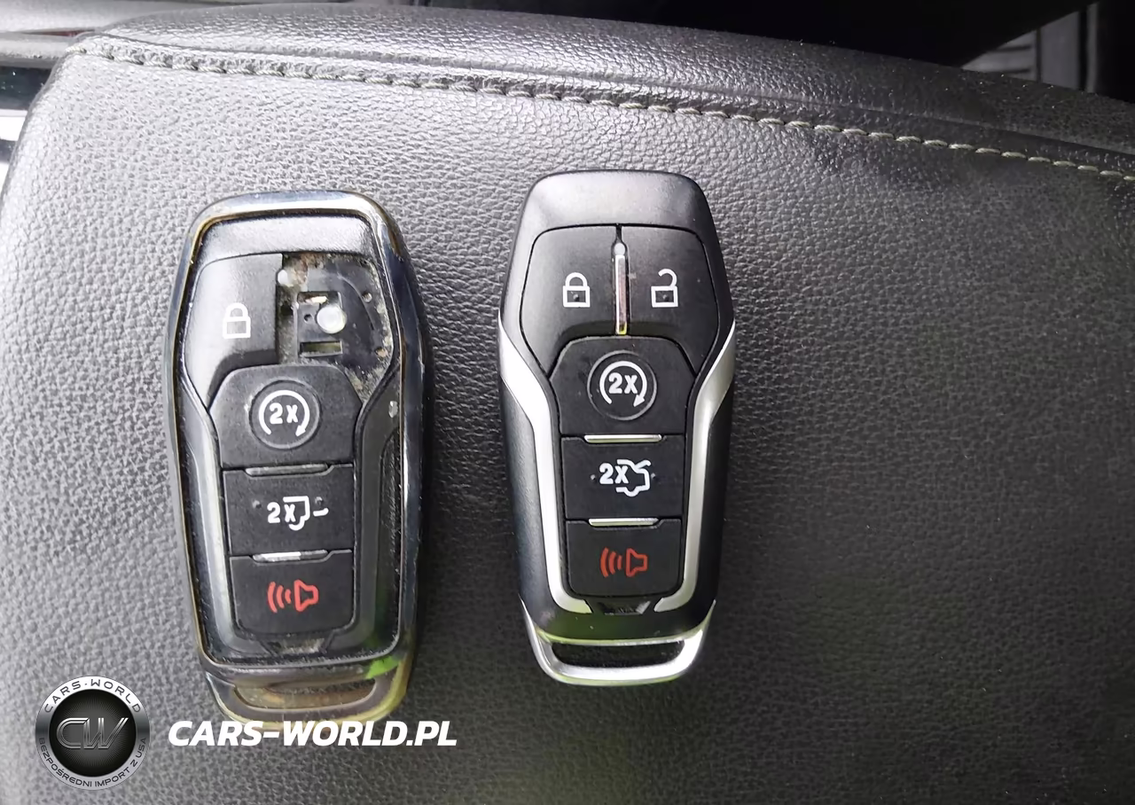 2015 Ford Fusion Titanium VIN:3FA6P0D93F4126382 - 11