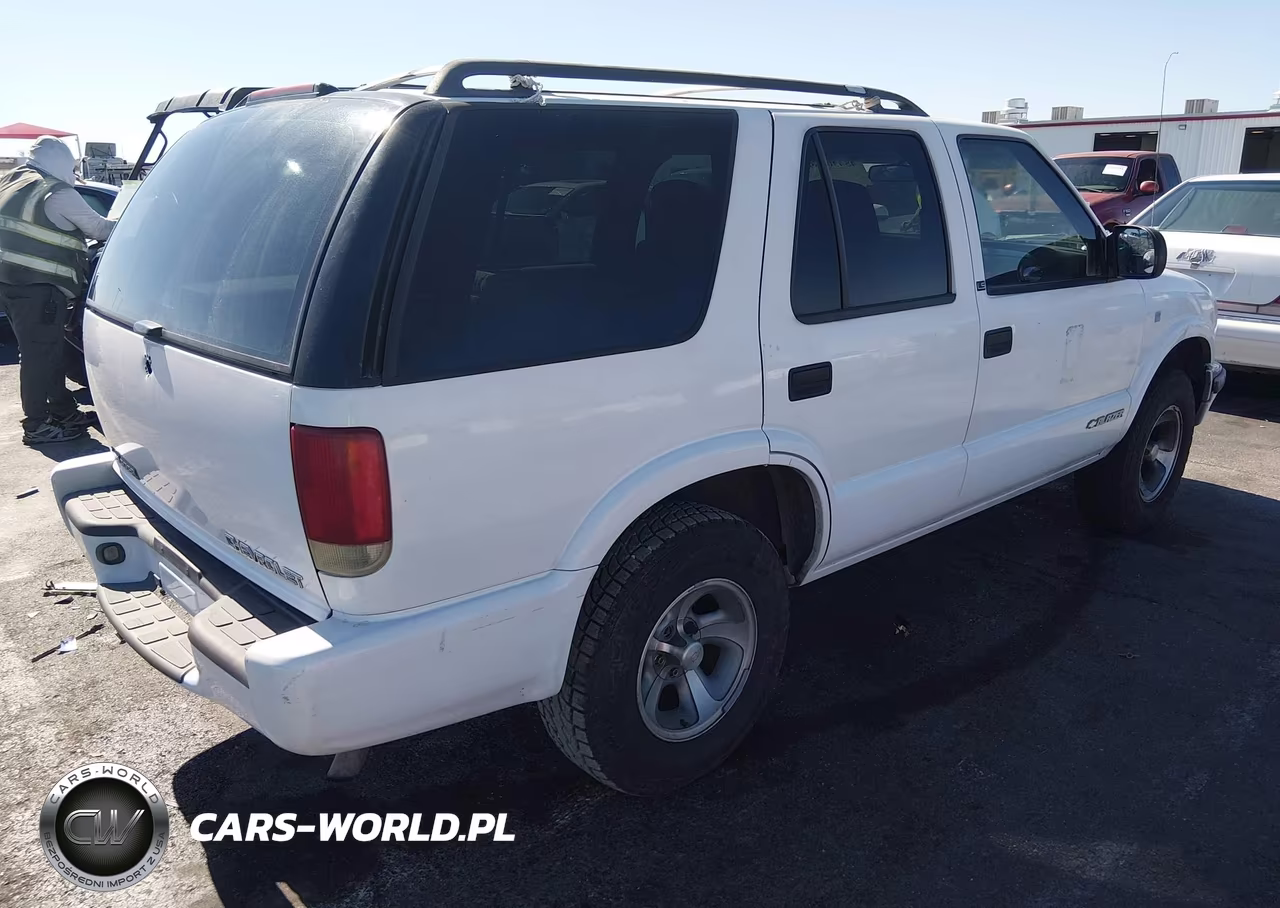 2000 Chevrolet Blazer Ls VIN:1GNCS13W1YK228870 - 4