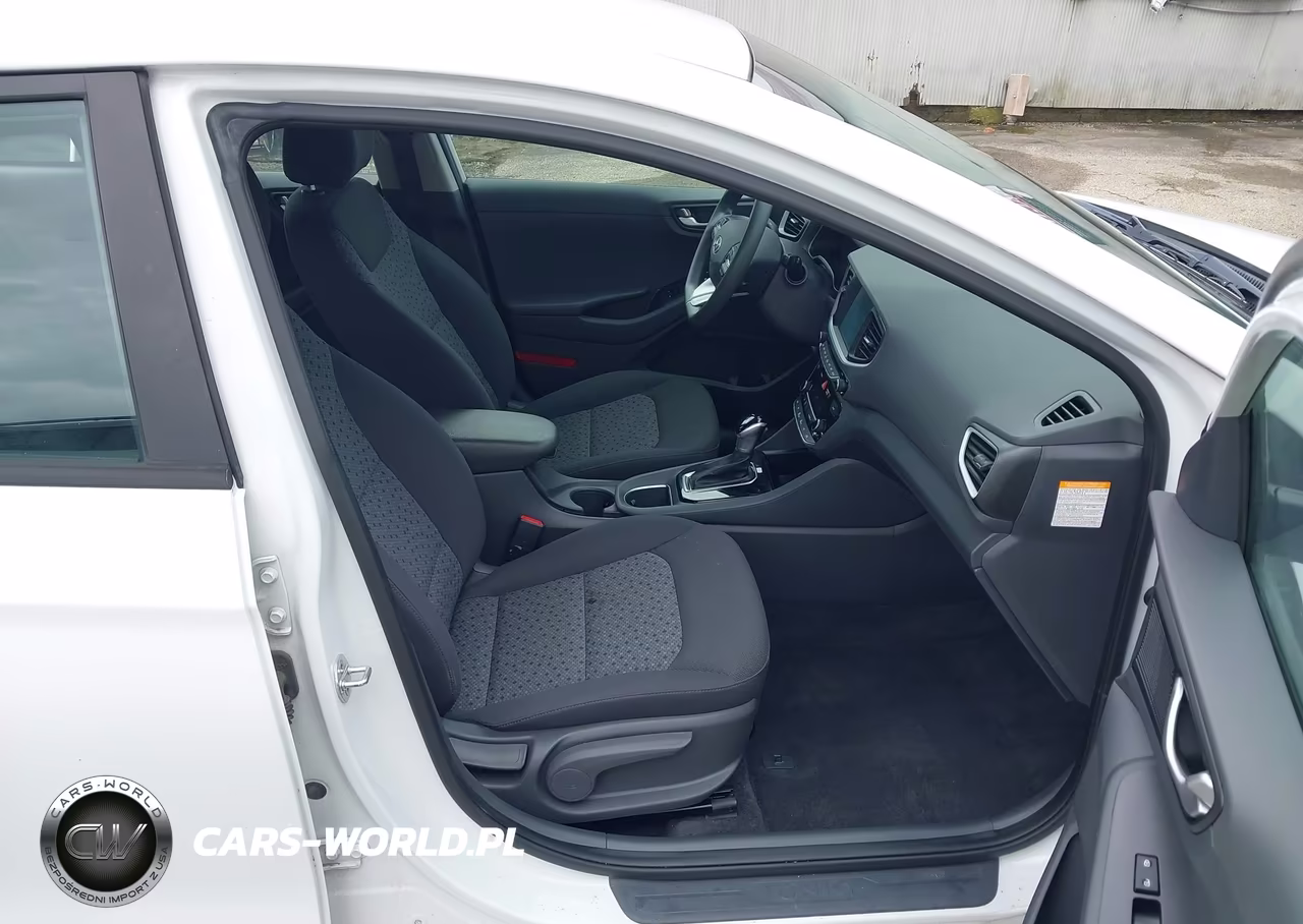 2019 Hyundai Ioniq Hybrid Blue VIN:KMHC65LC3KU106710 - 5
