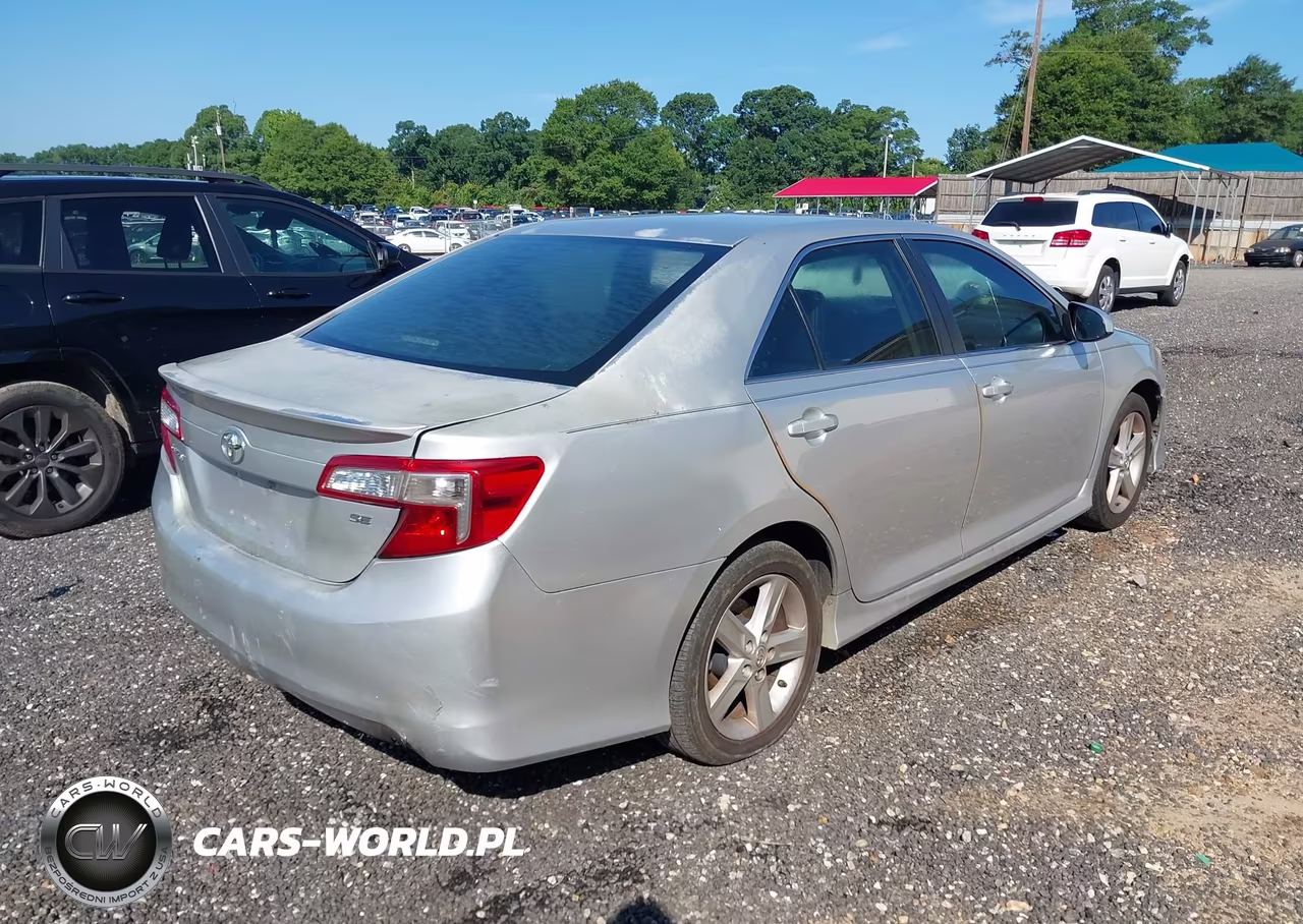 2013 Toyota Camry Se VIN:4T1BF1FK8DU704205 - 4