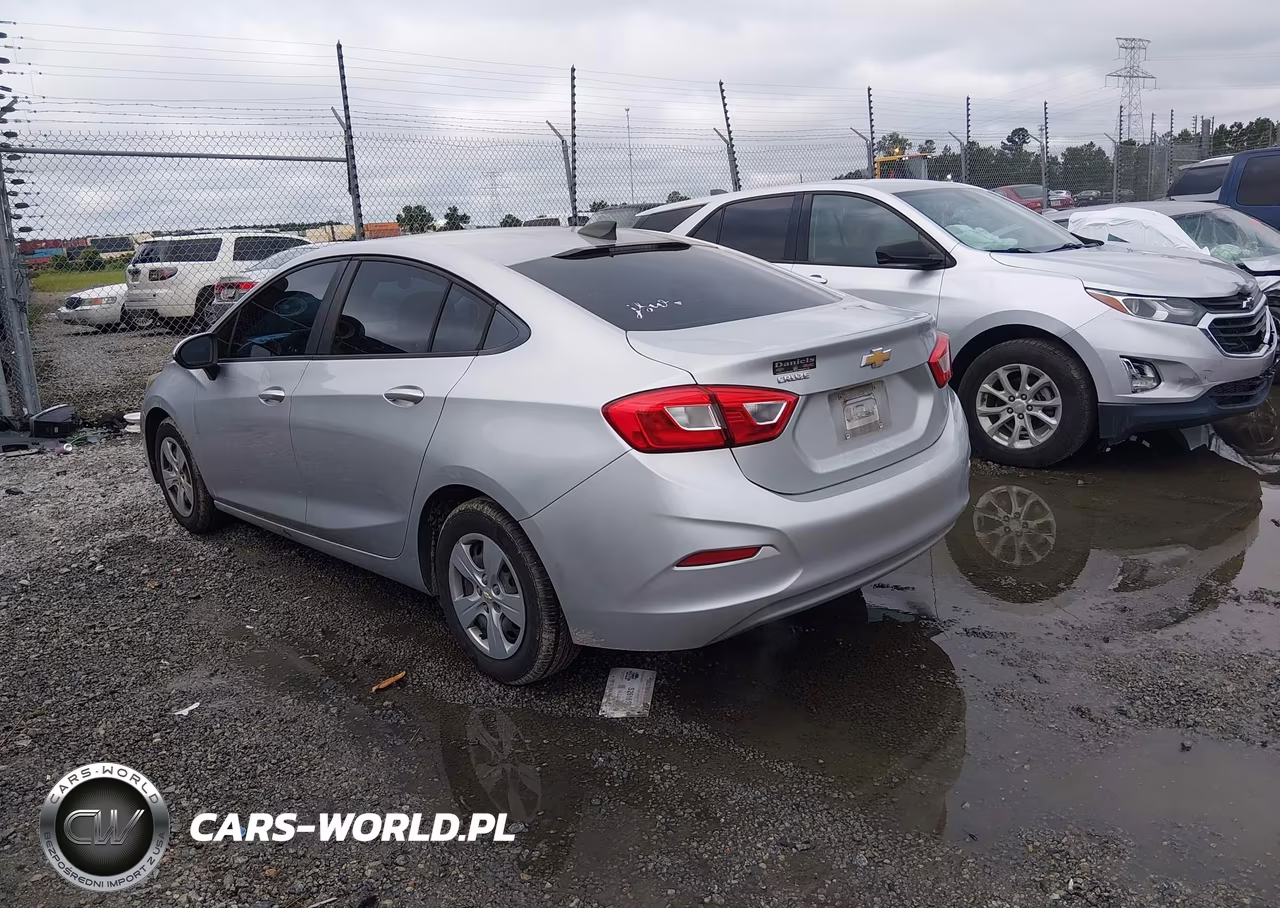 2018 Chevrolet Cruze Ls Auto VIN:1G1BC5SM0J7208197 - 3