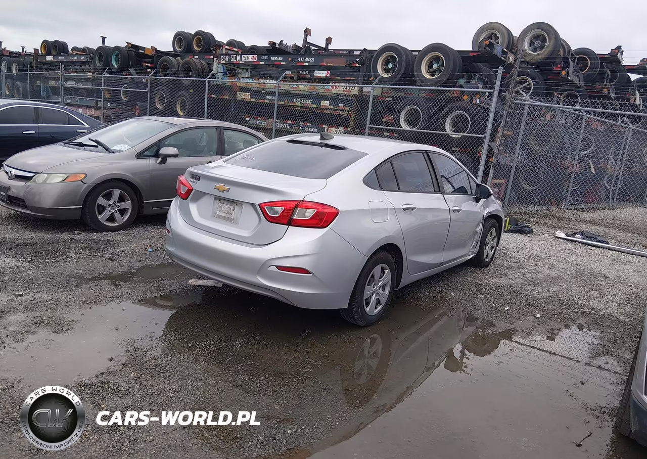 2018 Chevrolet Cruze Ls Auto VIN:1G1BC5SM0J7208197 - 4