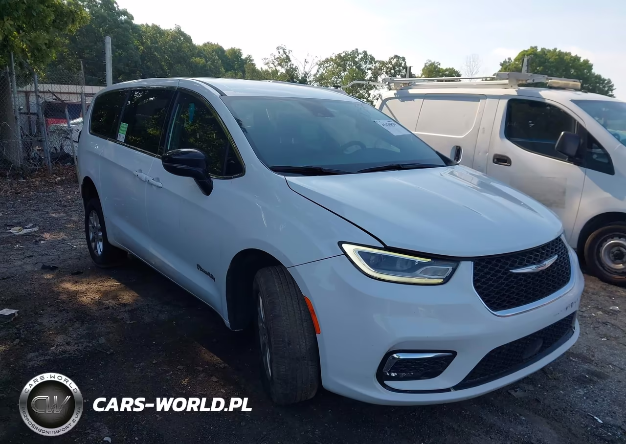 2024 Chrysler Pacifica Touring – zdjęcie 1 z 16