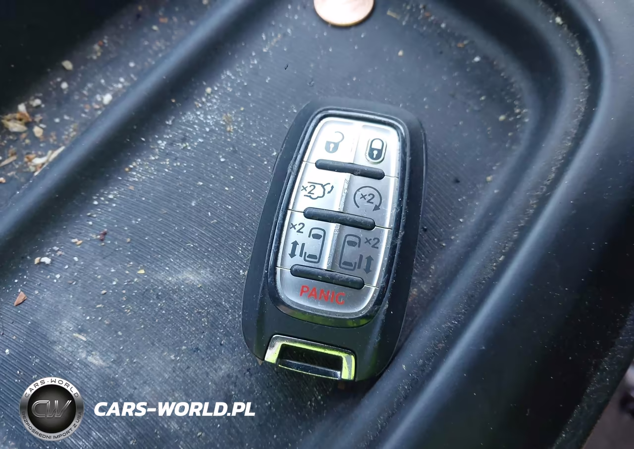 2024 Chrysler Pacifica Touring VIN:2C4RC1FG3RR130057 - 11
