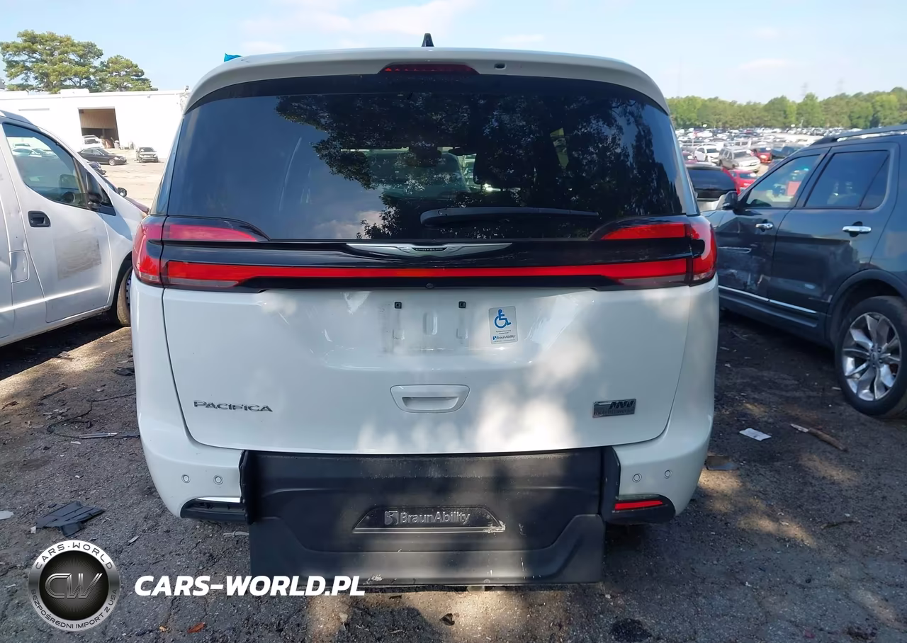 2024 Chrysler Pacifica Touring VIN:2C4RC1FG3RR130057 - 16