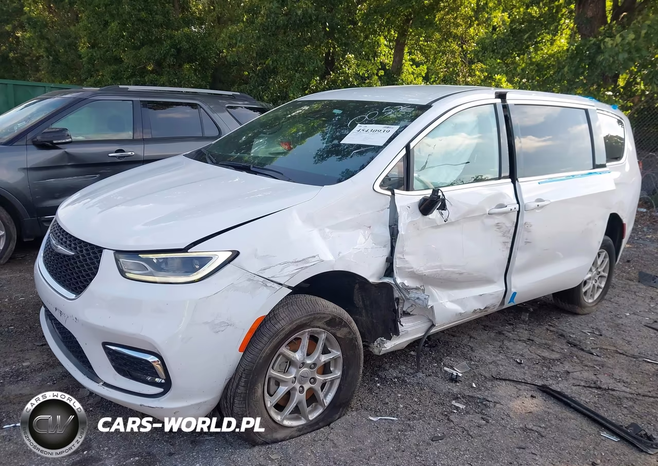 2024 Chrysler Pacifica Touring VIN:2C4RC1FG3RR130057 - 6