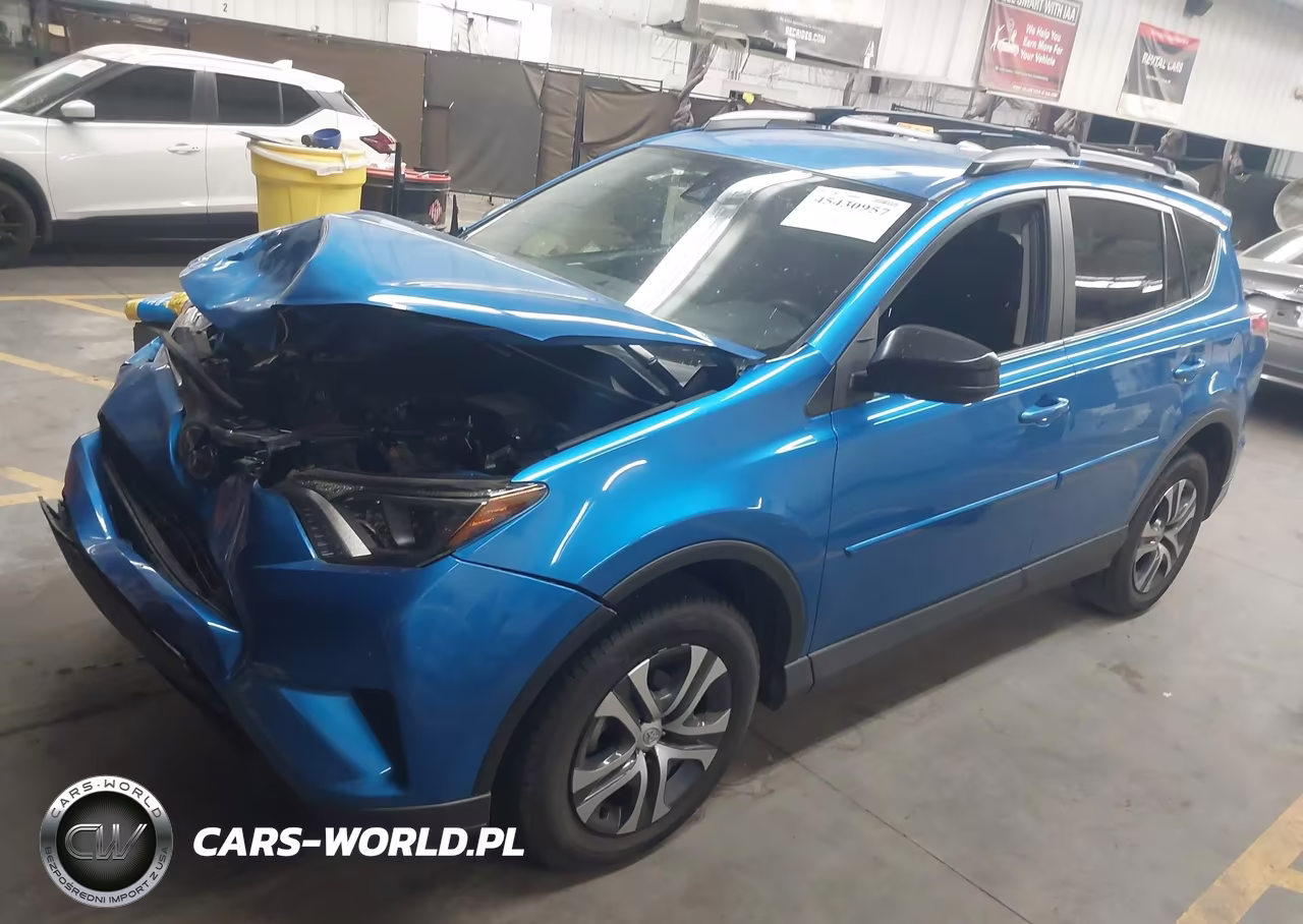 2018 Toyota Rav4 Le VIN:JTMBFREV5JJ717747 - 2