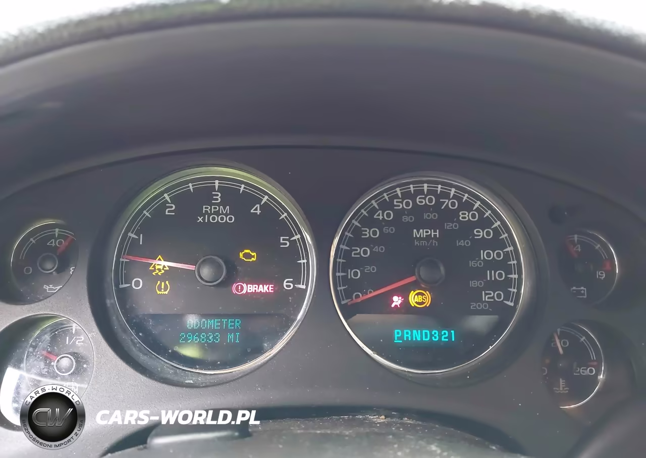 2007 Chevrolet Tahoe Ls VIN:1GNFC13067J133957 - 7