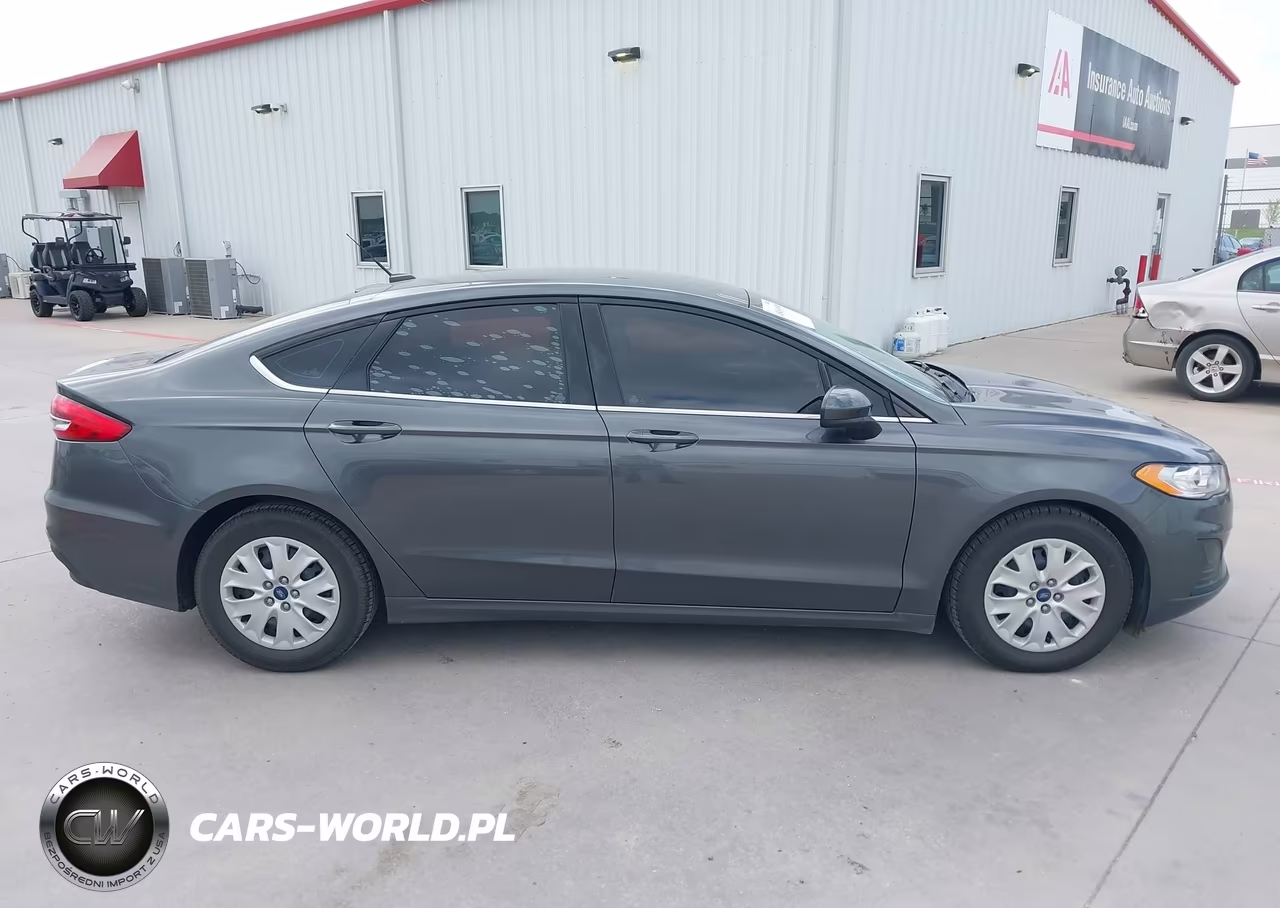 2019 Ford Fusion S VIN:3FA6P0G72KR274009 - 13
