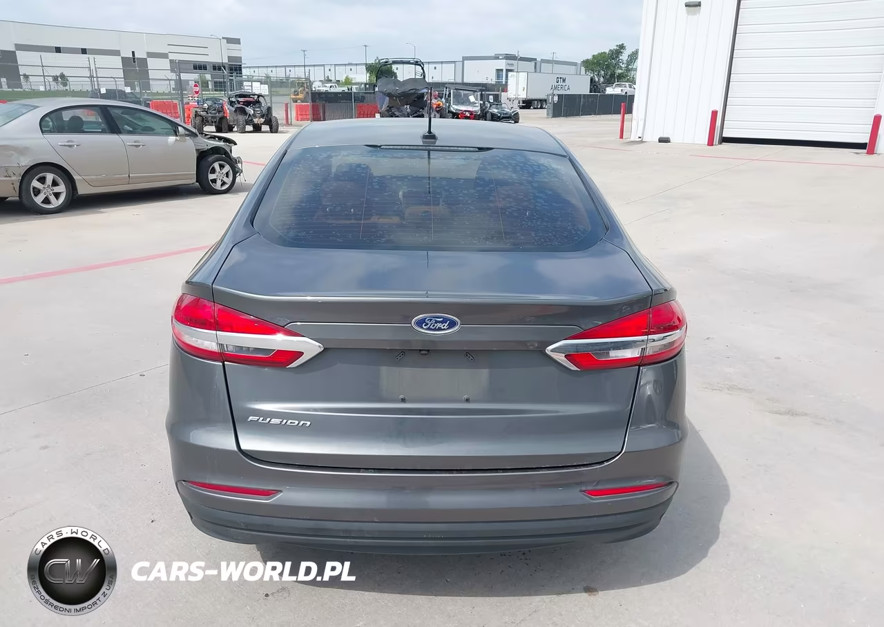 2019 Ford Fusion S VIN:3FA6P0G72KR274009 - 16