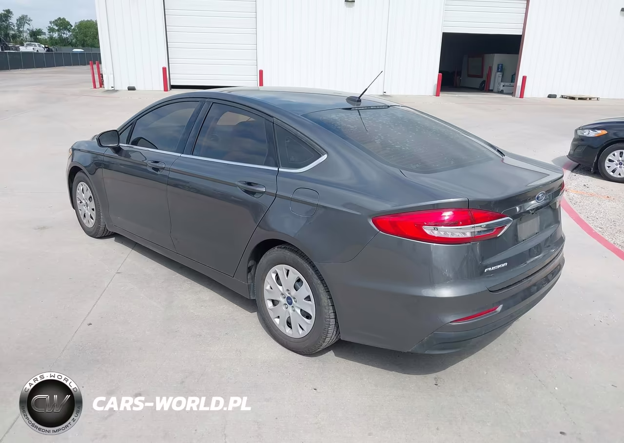2019 Ford Fusion S VIN:3FA6P0G72KR274009 - 3