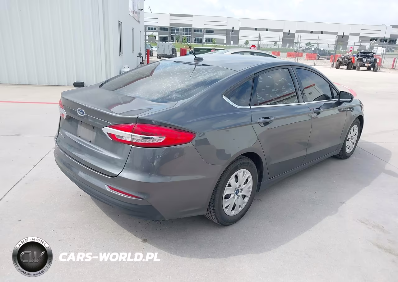 2019 Ford Fusion S VIN:3FA6P0G72KR274009 - 4