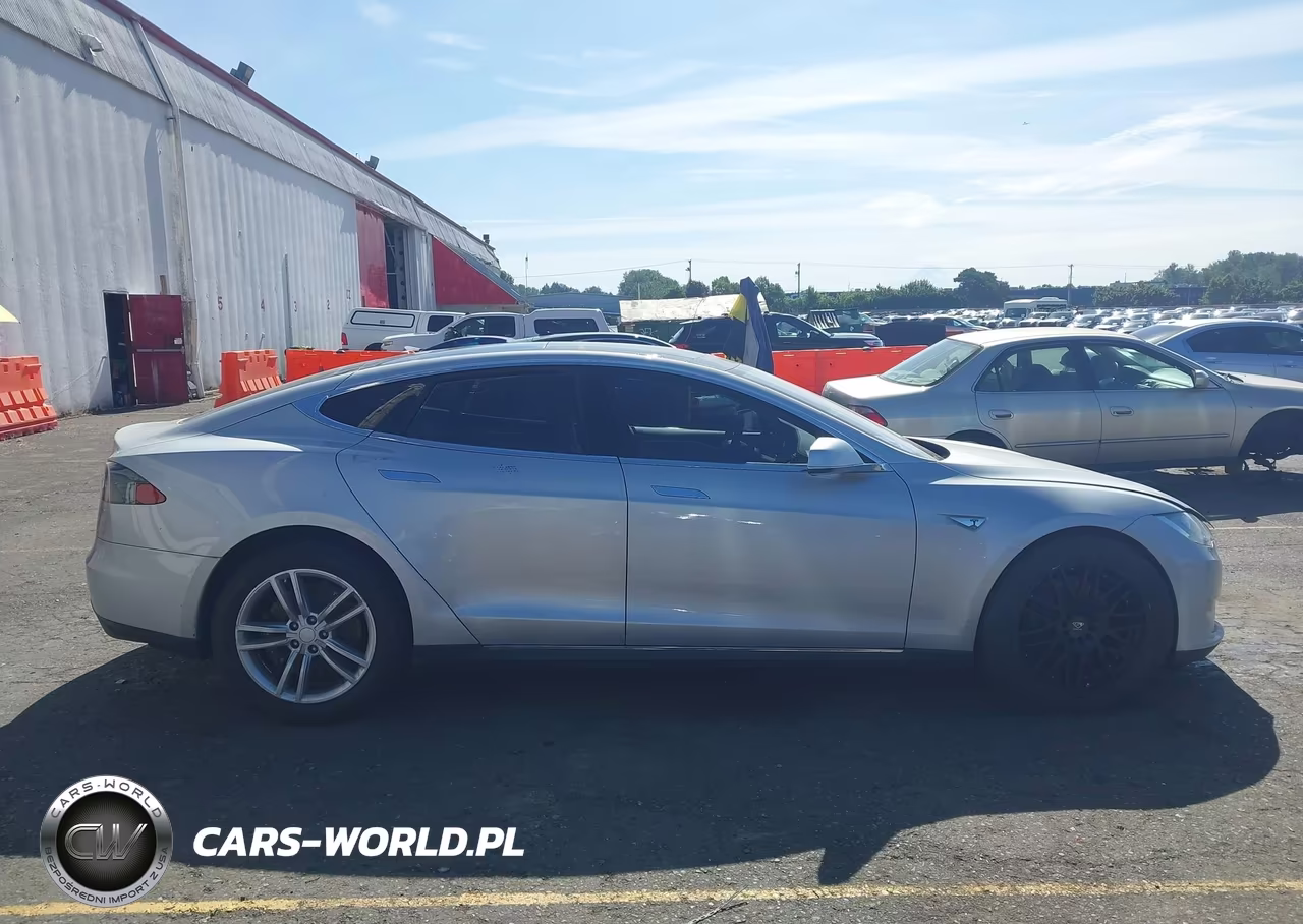 2013 Tesla Model S VIN:5YJSA1CN1DFP26170 - 13
