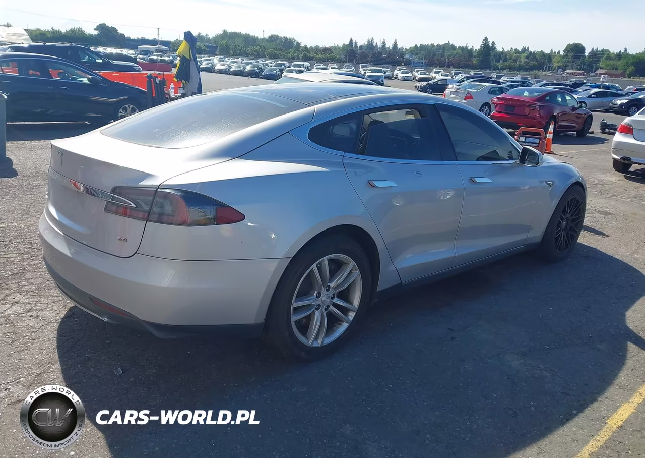 2013 Tesla Model S VIN:5YJSA1CN1DFP26170 - 4