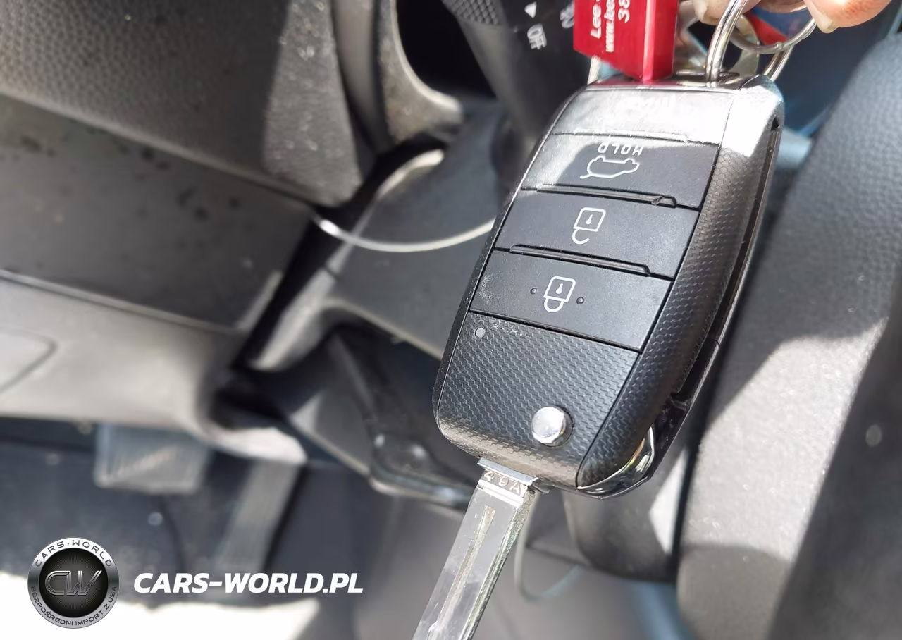 2016 Kia Soul + VIN:KNDJP3A54G7399475 - 11