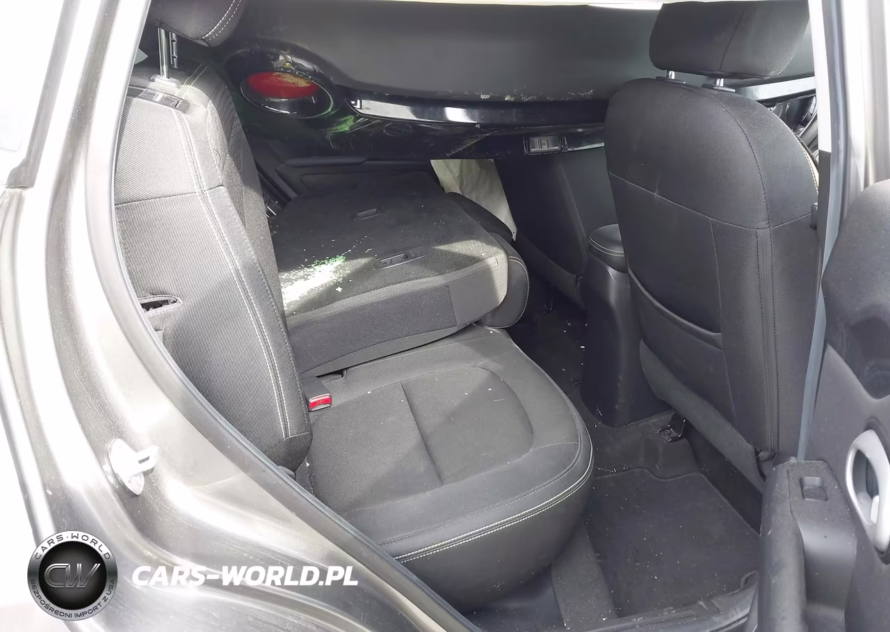 2016 Kia Soul + VIN:KNDJP3A54G7399475 - 8