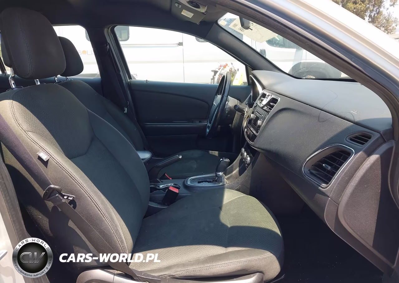 2012 Chrysler 200 Touring VIN:1C3CCBBB9CN120132 - 5